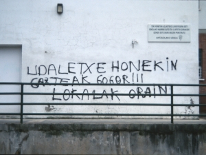 [Udaletxearen aurkako protesta]