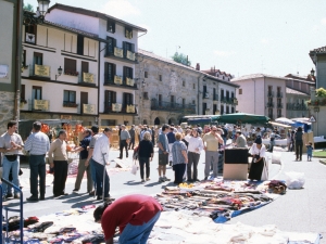 [San Isidro feriako postuak]