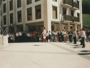 [Aurreskua kioskoaren inaugurazio egunean]