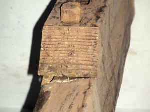 Ermita de San Lorenzo. Detalle de una viga del interior