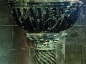 Iglesia parroquial de San Esteban. Pila bautismal