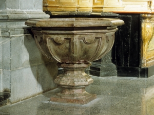 Iglesia parroquial de San Martín de Tours. Pila bautismal