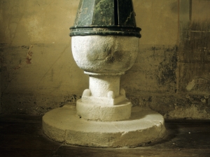 Iglesia parroquial de San Martín de Astigarreta. Pila bautismal