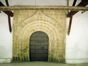 Iglesia parroquial de San Pedro de Arriaran. Portada de la iglesia