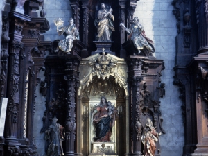 Iglesia parroquial de Santa Marina de Oxirondo. Retablo de la Virgen del Rosario