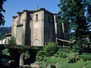 Iglesia parroquial de Santa Marina.