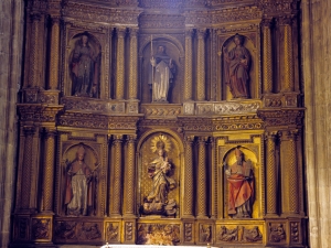 Iglesia parroquial de Nuestra Señora de la Asunción y del manzano. Retablo de la Virgen del Rosario