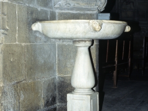 Iglesia parroquial de Nuestra Señora de la Asunción y del manzano. Aguabenditera