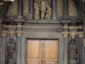 Iglesia parroquial de San Bartolomé. Portada