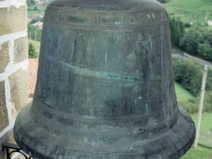 Iglesia parroquial de San Miguel Arcángel de Bolivar. Campana