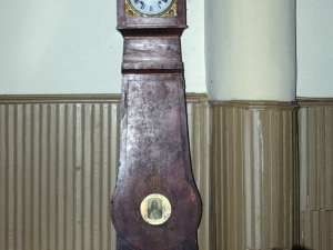 Iglesia parroquial de San Miguel Arcángel de Bolivar. Reloj de pie