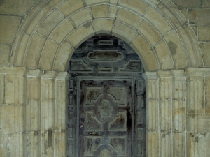 Iglesia parroquial de San Miguel Arcángel de Apotzaga. Puerta