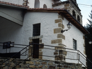 Iglesia parroquial de San Miguel Arcángel de Bolibar.