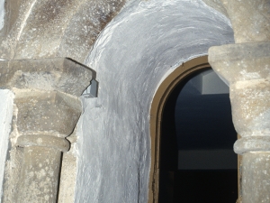 Iglesia parroquial de San Miguel Arcángel de Bolibar. Puerta