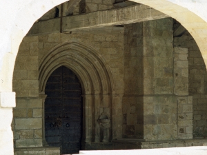 Iglesia parroquial de Nuestra Señora de la Asunción. Puerta