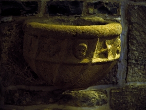 Iglesia de San Martín de Askizu. Aguabenditera