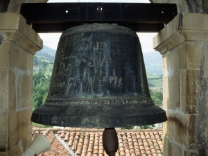 Iglesia parroquial de San Martín de Tours. Campana