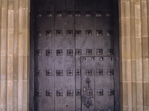 Iglesia parroquial de Nuestra Señora de la Asunción. Puerta