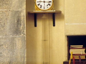 Iglesia parroquial de Nuestra Señora de la Asunción de Aizarna. Reloj de pie