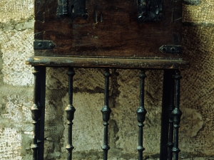 Iglesia parroquial de San Miguel Arcángel. Limosnera