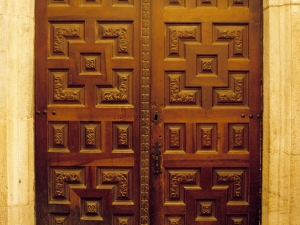 Iglesia parroquial de San Miguel Arcángel. Puerta