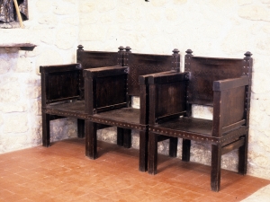 Ermita de San Lorenzo de Larraña. Sitial