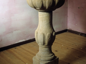 Iglesia parroquial de Nuestra Señora de Urrexola. Pila bautismal