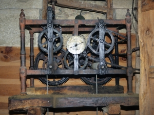 Iglesia parroquial de Nuestra Señora de Urrexola. Reloj de torre