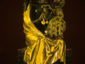 Santuario de Nuestra Señora de Dorleta. Escultura. Andra Mari