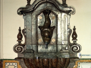 Basílica de Santa María. Aguamanil