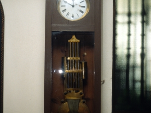 Basílica de Santa María. Reloj de pie