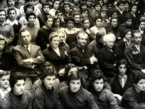 Trabajadores de la empresa Niessen en Errenteria (Gipuzkoa). En la imagen, a la derecha con cabello blanco, Juana Schmidt