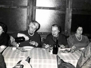 Trabajadores de la empresa Niessen en Errenteria (Gipuzkoa). En el centro de la imagen, Gerta Niessen