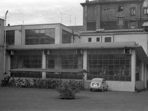 Fachada de la cabina de blanco de la empresa Niessen en Errenteria (Gipuzkoa)