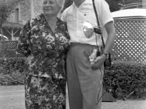 Séptimo Día de Hermandad de la empresa Niessen en Errenteria (Gipuzkoa). Carlos Niessen y su madre Maria Schmidt