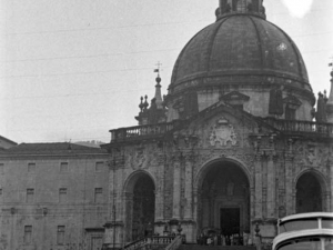 Niessen enpresaren laugarren eguna Errenterian (Gipuzkoa). Loiolako San Ignazio, Azpeitian (Gipuzkoa)