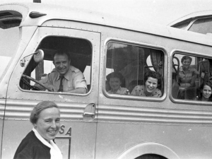 Niessen enpresaren laugarren eguna Errenterian (Gipuzkoa). Irudian, autobusetik kanpo, Gert Niessen