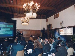 Presentación de la serie 'Olas' en el Palacio de Miramar, Donostia (Gipuzkoa). José Ramón Reparaz, consejero delegado