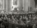 ASISTENTES AL ACTO FUNEBRE EN LA IGLESIA DE MUTRIKU EN HONOR A LOS 7 MARINEROS DESAPARECIDOS EN EL BARCO PESQUERO "KULIXKA" EN LA MADRUGADA DEL 29 DE DICIEMBRE DE 1945. (Foto 1/9)