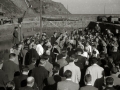 ASISTENTES AL ACTO FUNEBRE EN LA IGLESIA DE MUTRIKU EN HONOR A LOS 7 MARINEROS DESAPARECIDOS EN EL BARCO PESQUERO "KULIXKA" EN LA MADRUGADA DEL 29 DE DICIEMBRE DE 1945. (Foto 9/9)