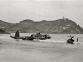 ATERRIZAJE EN LA PLAYA DE LA CONCHA DEL BOMBARDERO MODELO HEINKEL 111, QUE VENIA DIRECTAMENTE DESDE NORUEGA DE LEON DEGRELLE, PILOTO BELGA Y CABEZA DEL PARTIDO NAZI EN BELGICA EN LA SEGUNDA GUERRA MUNDIAL (Foto 2/5)
