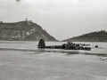 ATERRIZAJE EN LA PLAYA DE LA CONCHA DEL BOMBARDERO MODELO HEINKEL 111, QUE VENIA DIRECTAMENTE DESDE NORUEGA DE LEON DEGRELLE, PILOTO BELGA Y CABEZA DEL PARTIDO NAZI EN BELGICA EN LA SEGUNDA GUERRA MUNDIAL (Foto 4/5)