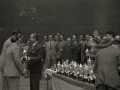 AUTORIDADES CIVILES ENTREGANDO TROFEOS A DIVERSAS PERSONALIDADES DEL MUNDO DE LA PELOTA. (Foto 5/10)