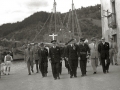 AUTORIDADES Y REMEROS DURANTE UN ACTO LITURGICO. (Foto 3/9)