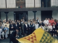 Loinazko San Martin Elizan. Banderaduna bandera astintzen