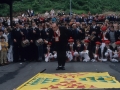 Loinazko San Martin Elizan. Banderaduna bandera lurrean dagoela