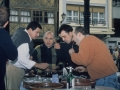 Gastronomia lehiaketa. Prestatutako janaria epaimahaiak daztatzen kioskoan