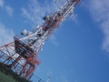Usurbean dagoen antena atzean gurutze duela.