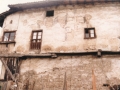 Fatxada nagusia zaharberritu baino lehen.