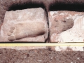Jauregian aurkitutako giza oinen aztarna.